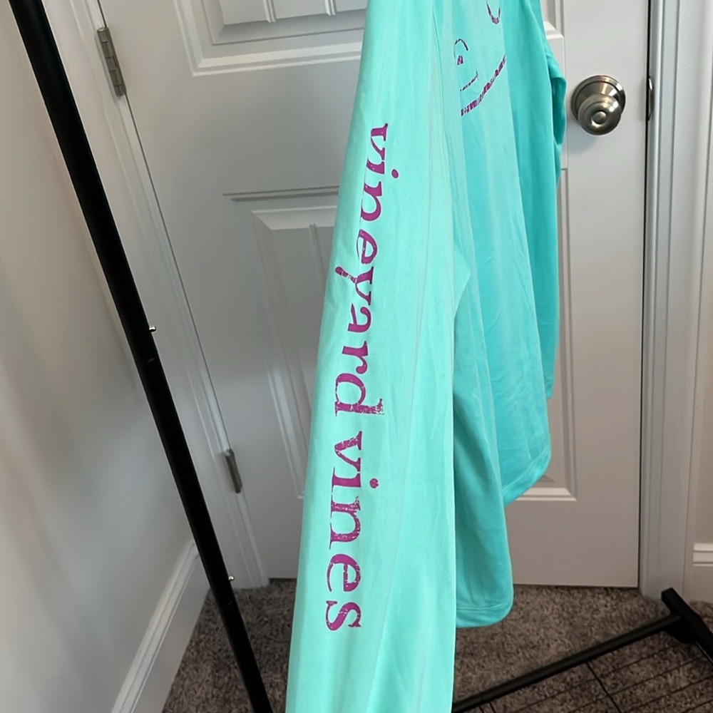Vineyard Vines T shirt - Picture 7 of 8